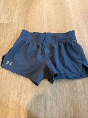 Under Armor Women's Navy Athletic Running Shorts adult small